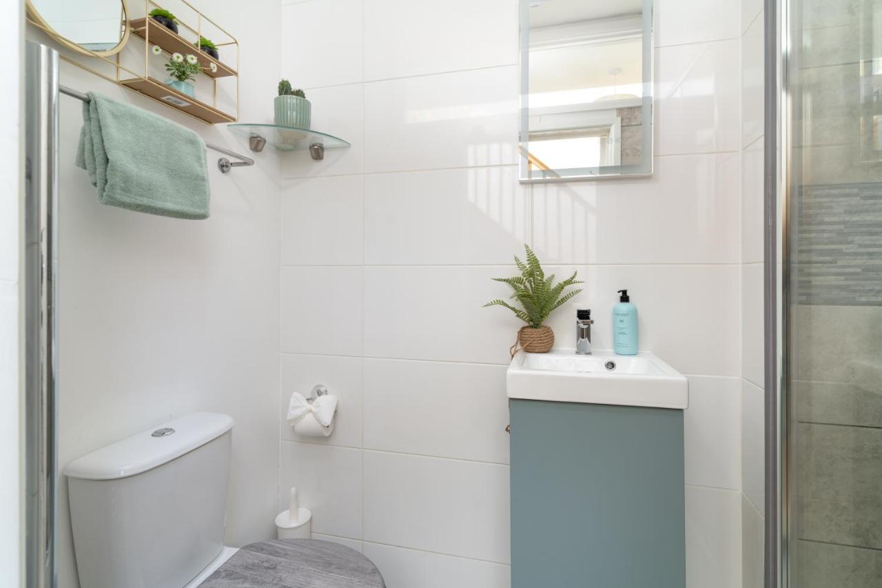 Stunning Views Over Mounts Bay With Balcony Penzance Extérieur photo